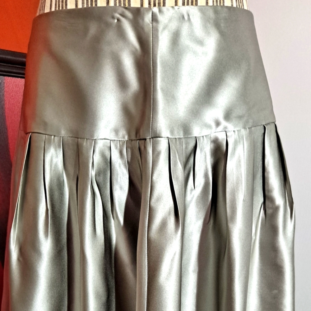 Express Silver Silk Skirt size 8 Med.